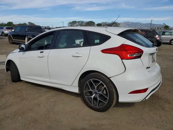 1FADP3K29GL362310 2016 FORD FOCUS - Image 2