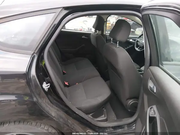 1FADP3K29GL390527 2016 FORD FOCUS - Image 8