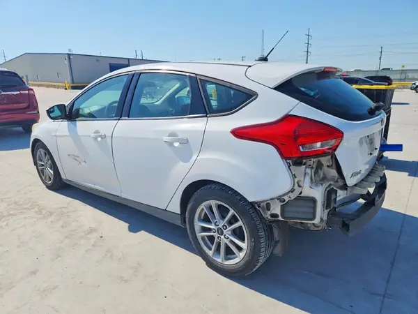 1FADP3K29GL399678 2016 FORD FOCUS - Image 2