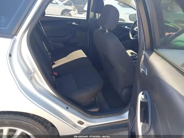 1FADP3K29HL219939 2017 FORD FOCUS - Image 8