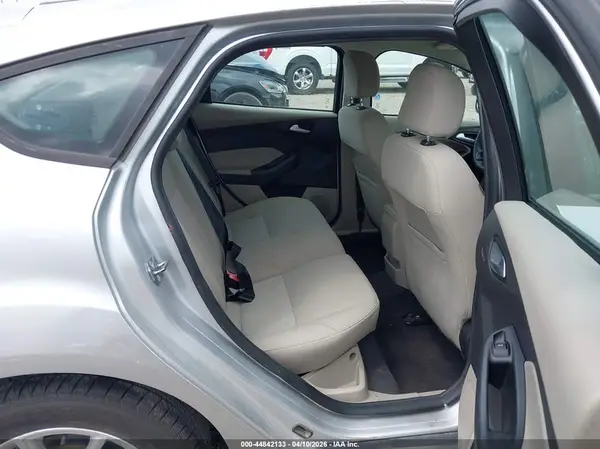 1FADP3K29HL280160 2017 FORD FOCUS - Image 8