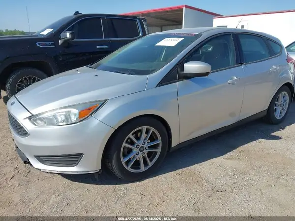 1FADP3K29JL225374 2018 FORD FOCUS - Image 2