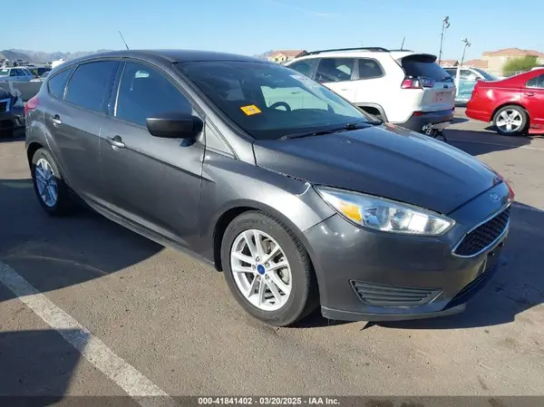 1FADP3K29JL237119 2018 FORD FOCUS - Image 1