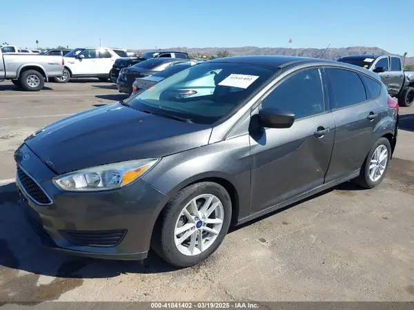 1FADP3K29JL237119 2018 FORD FOCUS - Image 2