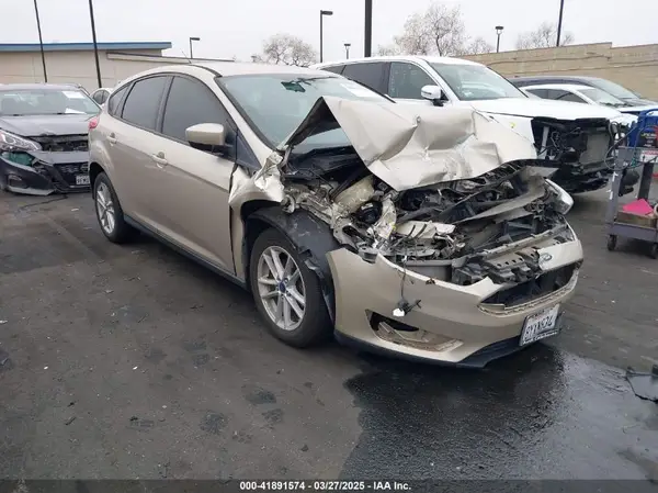 1FADP3K29JL249531 2018 FORD FOCUS - Image 1