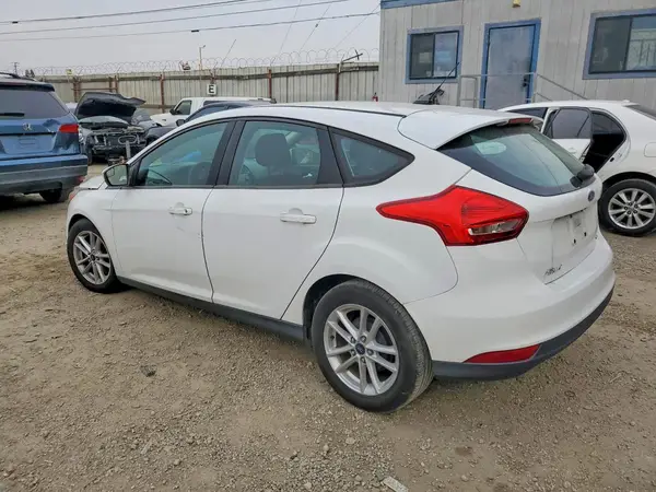 1FADP3K29JL251053 2018 FORD FOCUS - Image 2
