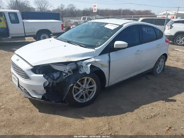 1FADP3K29JL275515 2018 FORD FOCUS - Image 2