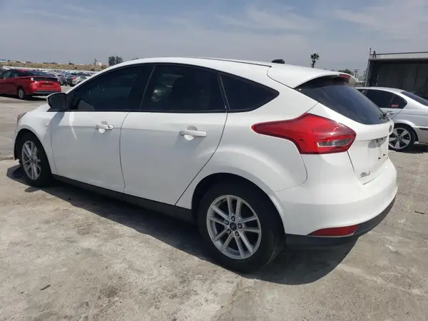 1FADP3K29JL287647 2018 FORD FOCUS - Image 2