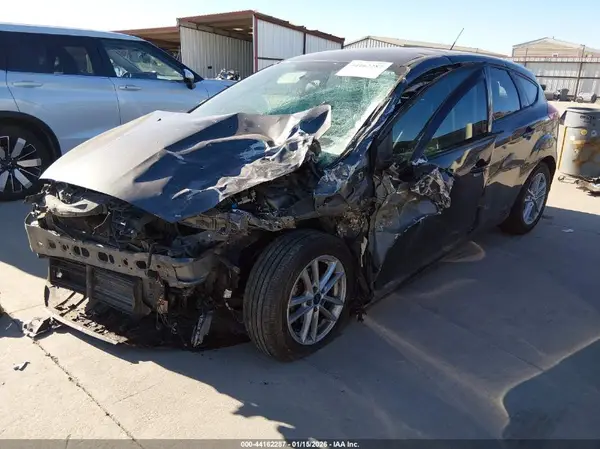 1FADP3K29JL311820 2018 FORD FOCUS - Image 2