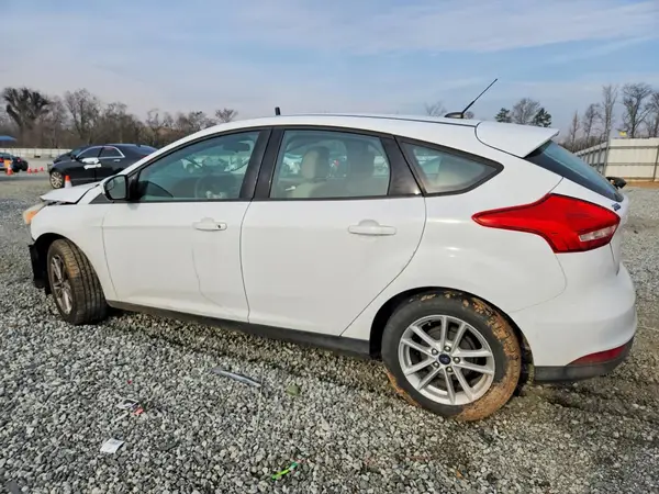 1FADP3K29JL329525 2018 FORD FOCUS - Image 2