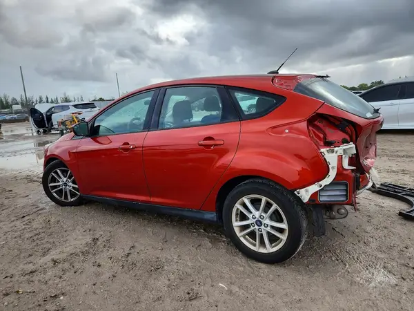1FADP3K29JL329654 2018 FORD FOCUS - Image 2