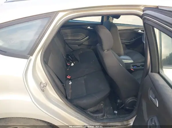 1FADP3K2XGL216532 2016 FORD FOCUS - Image 8
