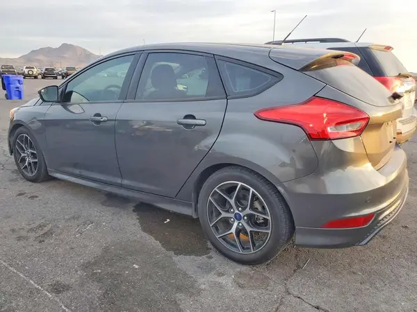 1FADP3K2XGL227305 2016 FORD FOCUS - Image 2