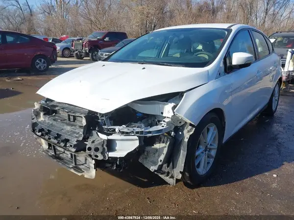 1FADP3K2XGL229202 2016 FORD FOCUS - Image 2