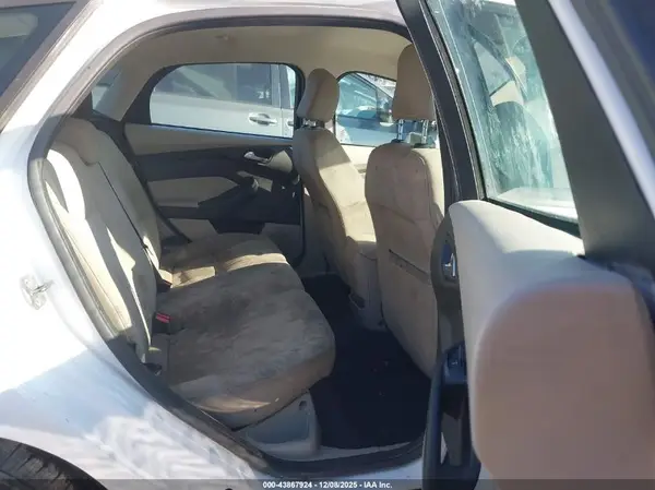 1FADP3K2XGL229202 2016 FORD FOCUS - Image 8