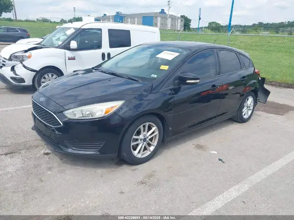 1FADP3K2XGL257873 2016 FORD FOCUS - Image 2