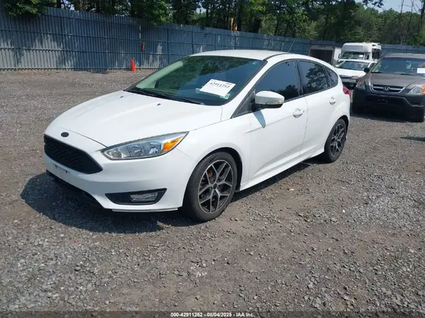 1FADP3K2XGL279131 2016 FORD FOCUS - Image 2