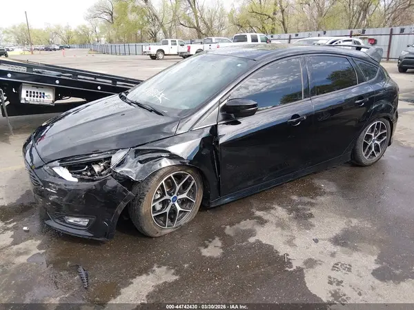 1FADP3K2XGL281977 2016 FORD FOCUS - Image 2