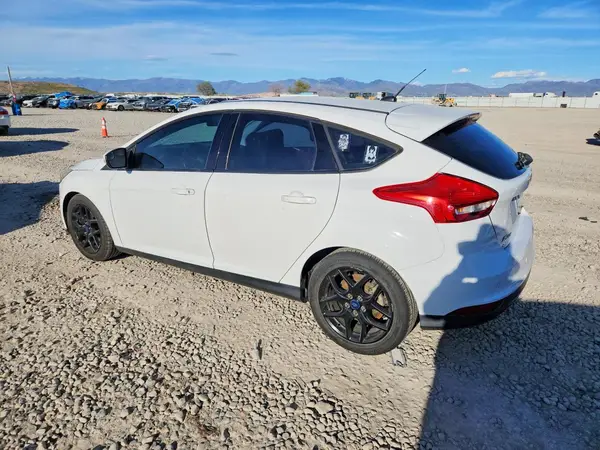 1FADP3K2XGL285947 2016 FORD FOCUS - Image 2