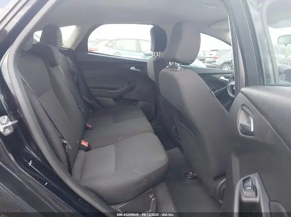 1FADP3K2XGL317926 2016 FORD FOCUS - Image 8