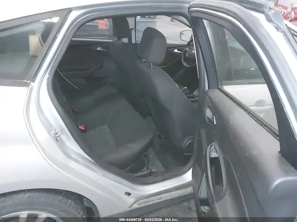 1FADP3K2XGL319823 2016 FORD FOCUS - Image 8