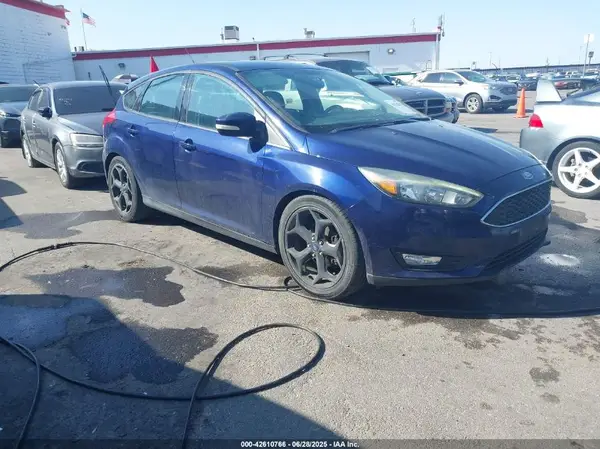 1FADP3K2XGL326724 2016 FORD FOCUS - Image 1