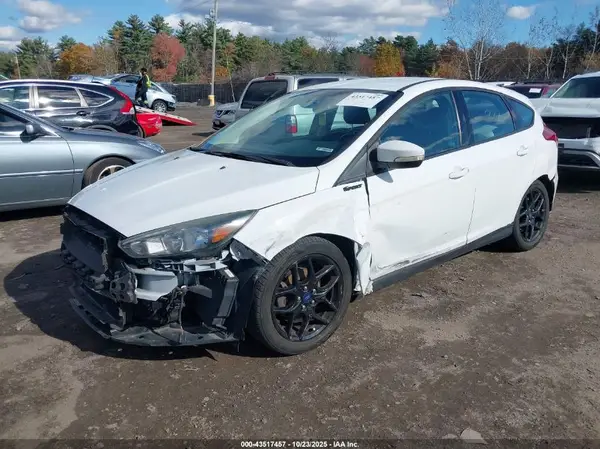 1FADP3K2XGL332605 2016 FORD FOCUS - Image 2