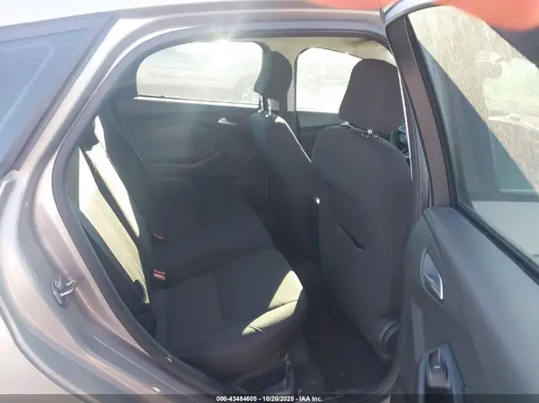 1FADP3K2XGL344804 2016 FORD FOCUS - Image 8