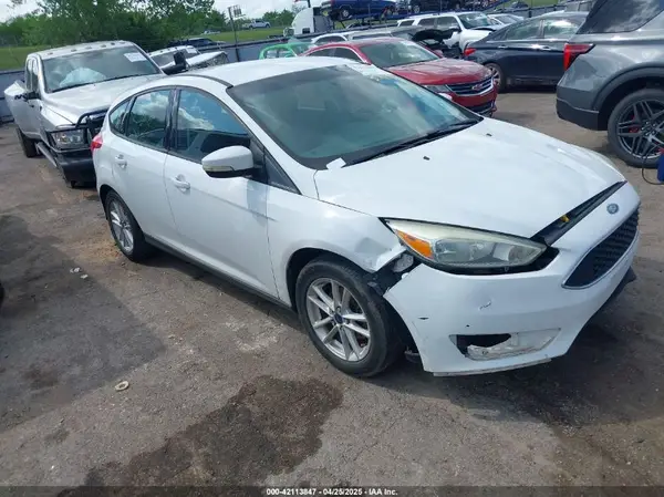 1FADP3K2XGL399687 2016 FORD FOCUS - Image 1