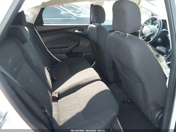 1FADP3K2XHL224695 2017 FORD FOCUS - Image 8