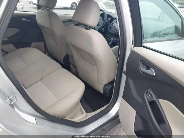 1FADP3K2XHL225183 2017 FORD FOCUS - Image 8
