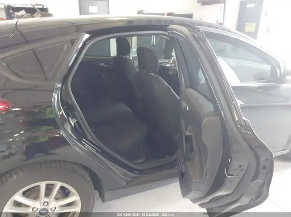 1FADP3K2XHL231372 2017 FORD FOCUS - Image 8