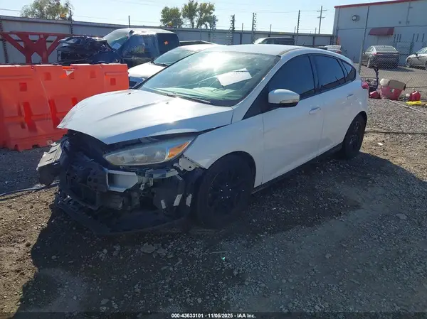 1FADP3K2XHL244350 2017 FORD FOCUS - Image 2