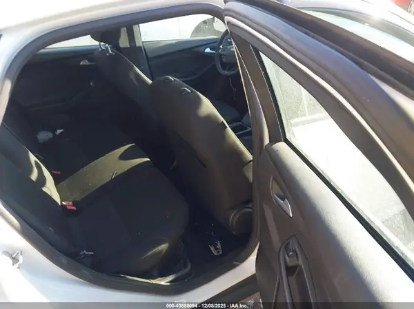 1FADP3K2XHL263979 2017 FORD FOCUS - Image 8