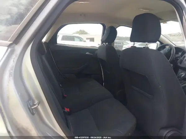 1FADP3K2XHL271824 2017 FORD FOCUS - Image 8