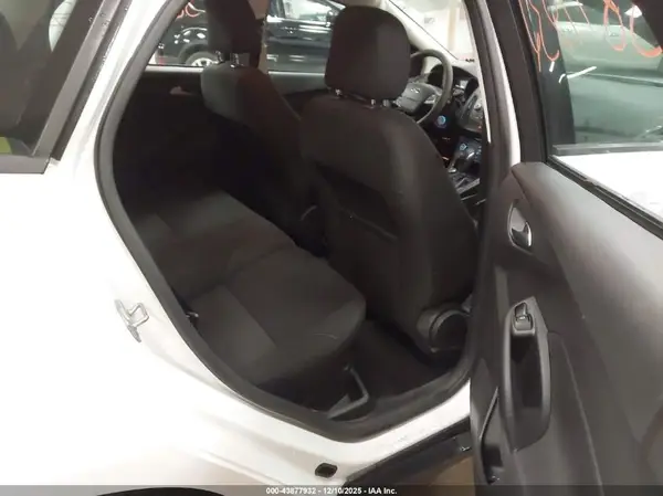 1FADP3K2XHL290938 2017 FORD FOCUS - Image 8