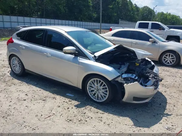 1FADP3K2XJL226128 2018 FORD FOCUS - Image 1