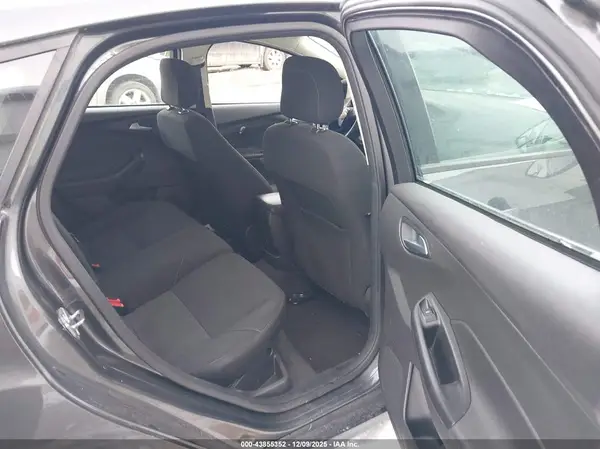 1FADP3K2XJL227831 2018 FORD FOCUS - Image 8