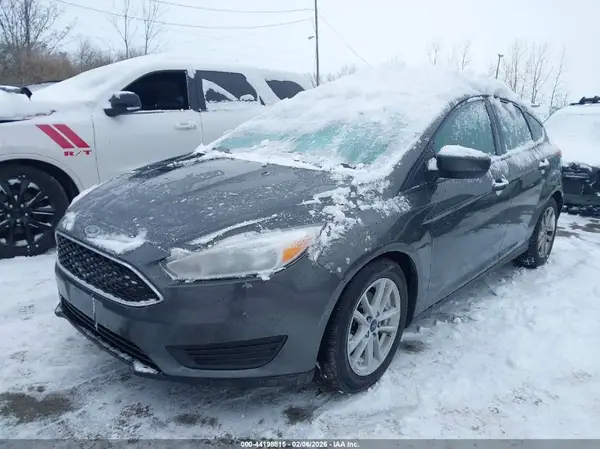 1FADP3K2XJL250901 2018 FORD FOCUS - Image 2