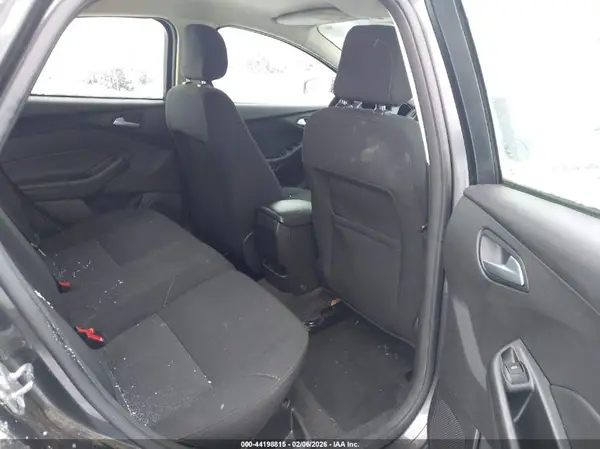 1FADP3K2XJL250901 2018 FORD FOCUS - Image 8
