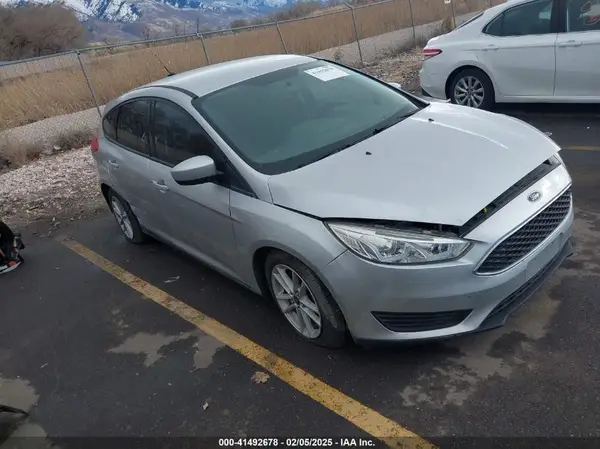 1FADP3K2XJL260800 2018 FORD FOCUS - Image 1