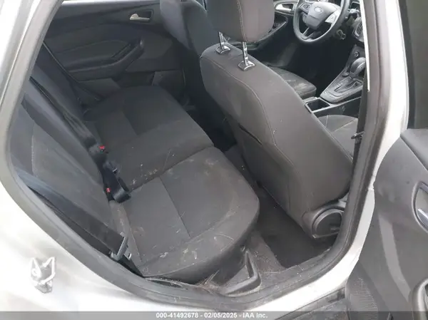 1FADP3K2XJL260800 2018 FORD FOCUS - Image 8