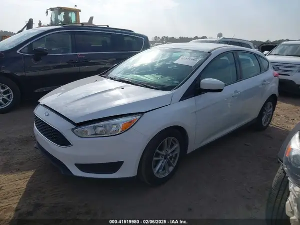 1FADP3K2XJL262031 2018 FORD FOCUS - Image 2
