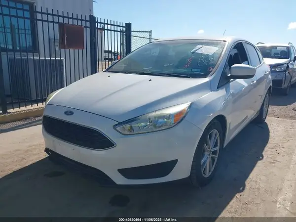 1FADP3K2XJL288497 2018 FORD FOCUS - Image 2