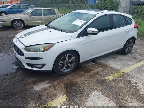1FADP3KE2GL323911 2016 FORD FOCUS - Image 2