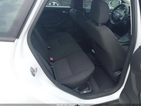 1FADP3KE2GL323911 2016 FORD FOCUS - Image 8