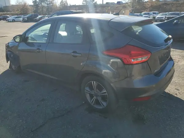 1FADP3KE2GL381677 2016 FORD FOCUS - Image 2