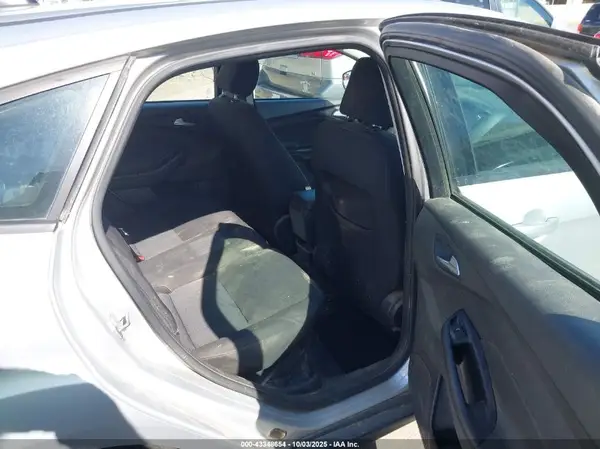 1FADP3KE7GL335584 2016 FORD FOCUS - Image 8