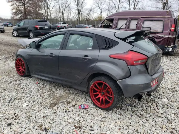 1FADP3L90JL215926 2018 FORD FOCUS - Image 2