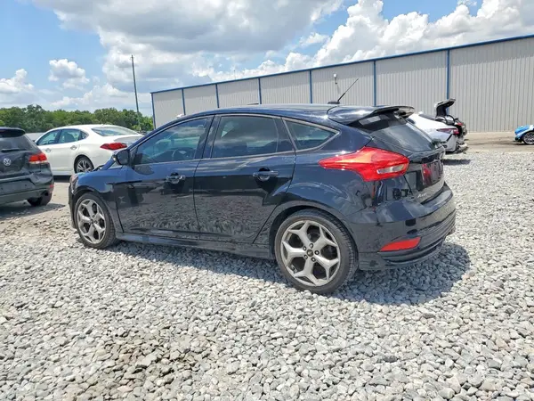1FADP3L90JL238140 2018 FORD FOCUS - Image 2